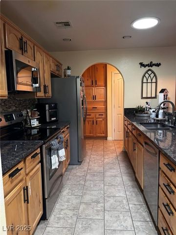 2481 East Falcon Street, Pahrump, NV 89048