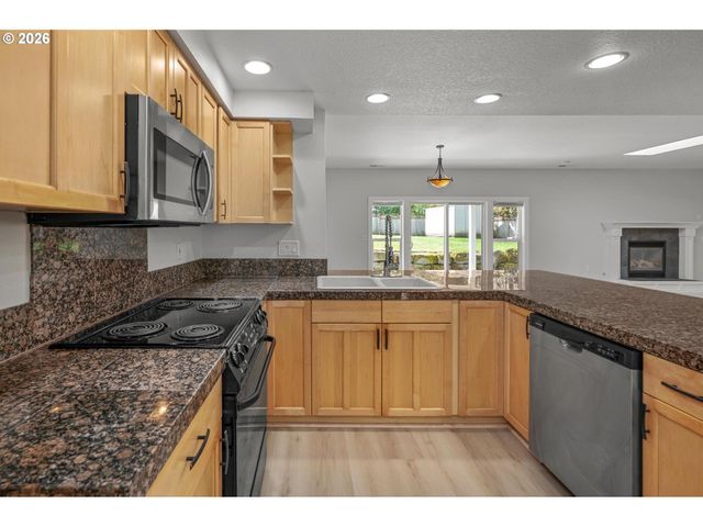 6720 LARSON Ave, West Linn, OR 97068