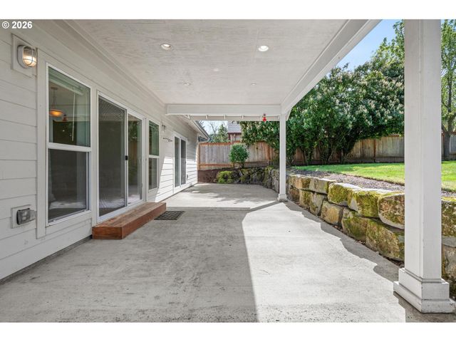 6720 LARSON Ave, West Linn, OR 97068