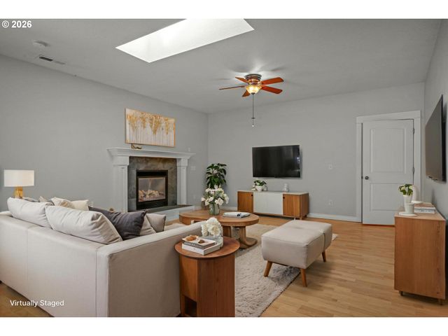 6720 LARSON Ave, West Linn, OR 97068