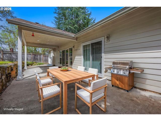 6720 LARSON Ave, West Linn, OR 97068