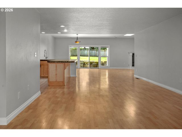 6720 LARSON Ave, West Linn, OR 97068