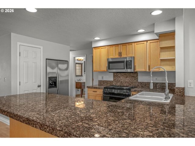 6720 LARSON Ave, West Linn, OR 97068