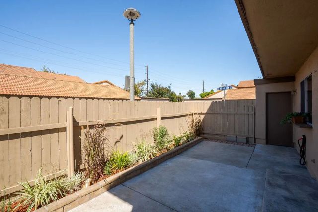 10525 Royal Oak, Stanton, CA 90680