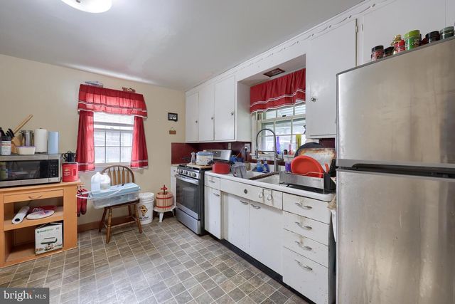 202 ELIZABETH DR, Lancaster, PA 17601