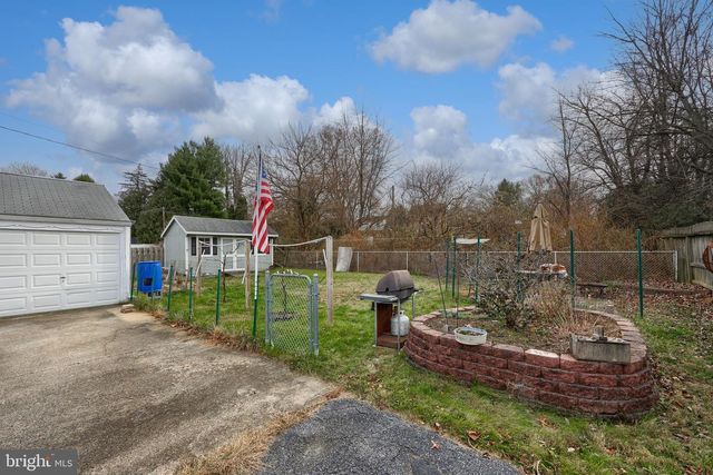 202 ELIZABETH DR, Lancaster, PA 17601