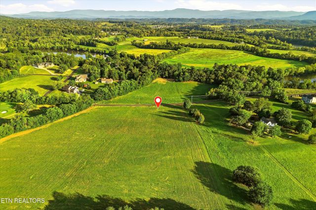 5 McCleary Bend Rd, Sevierville, TN 37876