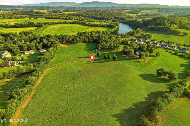 5 McCleary Bend Rd, Sevierville, TN 37876