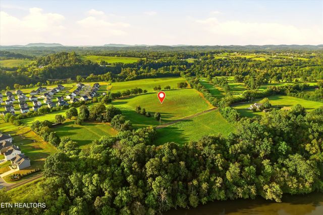 5 McCleary Bend Rd, Sevierville, TN 37876