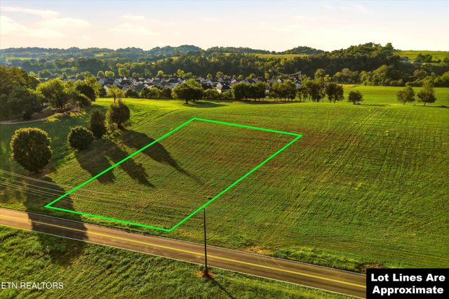 5 McCleary Bend Rd, Sevierville, TN 37876
