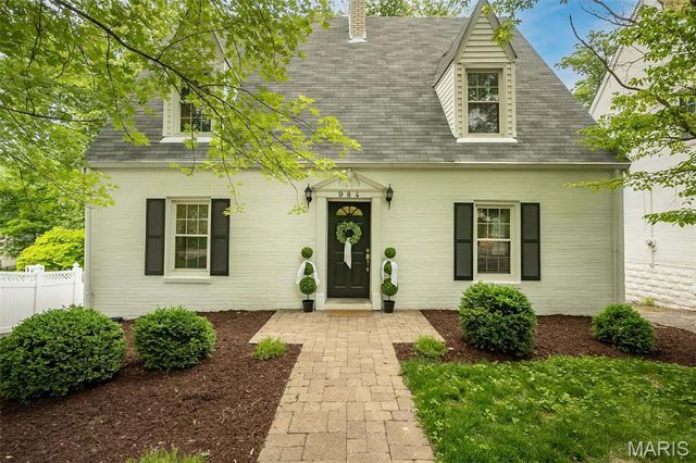 984 N Woodlawn Avenue, Kirkwood, MO 63122