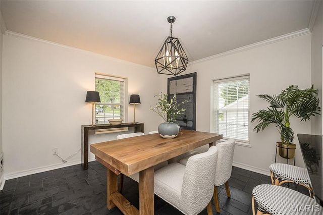 984 N Woodlawn Avenue, Kirkwood, MO 63122