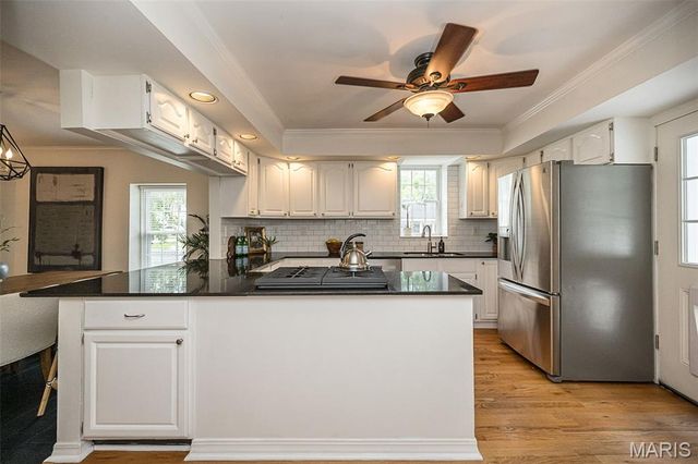 984 N Woodlawn Avenue, Kirkwood, MO 63122