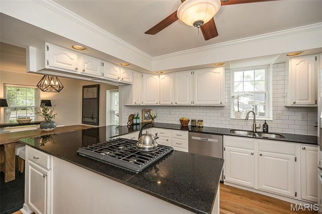 984 N Woodlawn Avenue, Kirkwood, MO 63122