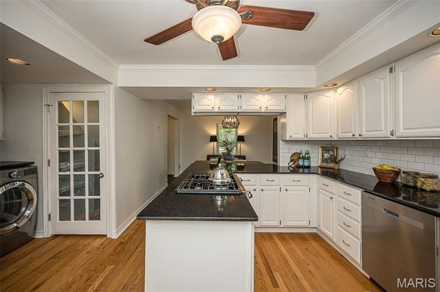 984 N Woodlawn Avenue, Kirkwood, MO 63122