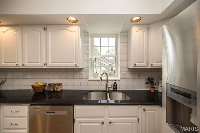 984 N Woodlawn Avenue, Kirkwood, MO 63122