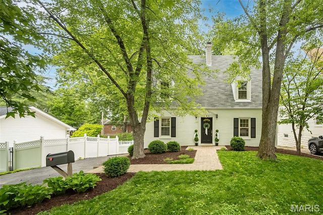 984 N Woodlawn Avenue, Kirkwood, MO 63122
