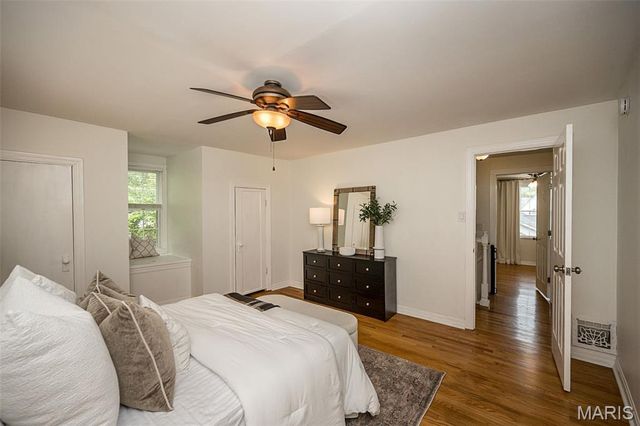 984 N Woodlawn Avenue, Kirkwood, MO 63122