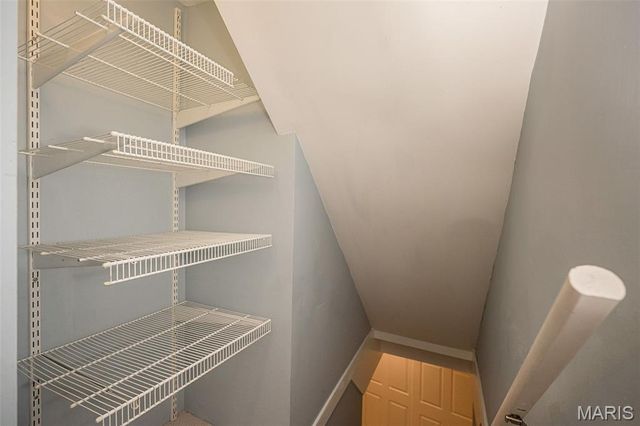 984 N Woodlawn Avenue, Kirkwood, MO 63122