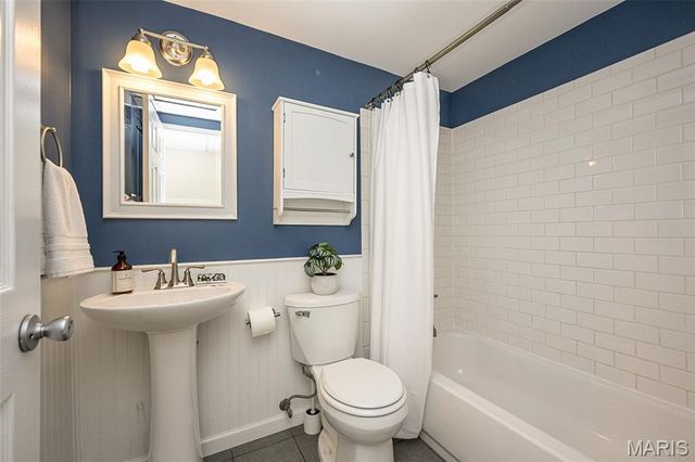 984 N Woodlawn Avenue, Kirkwood, MO 63122