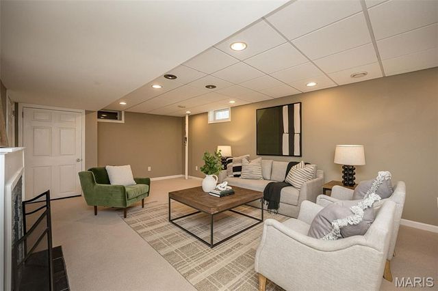 984 N Woodlawn Avenue, Kirkwood, MO 63122