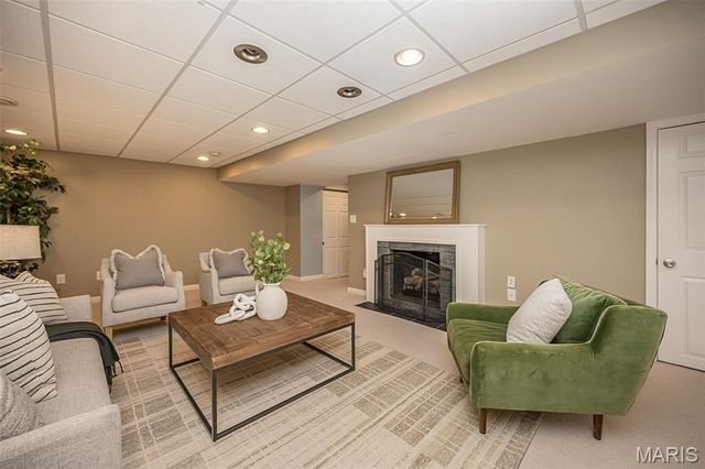 984 N Woodlawn Avenue, Kirkwood, MO 63122