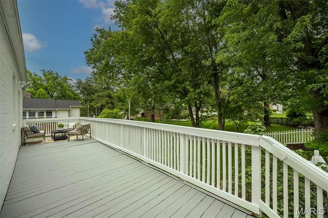 984 N Woodlawn Avenue, Kirkwood, MO 63122