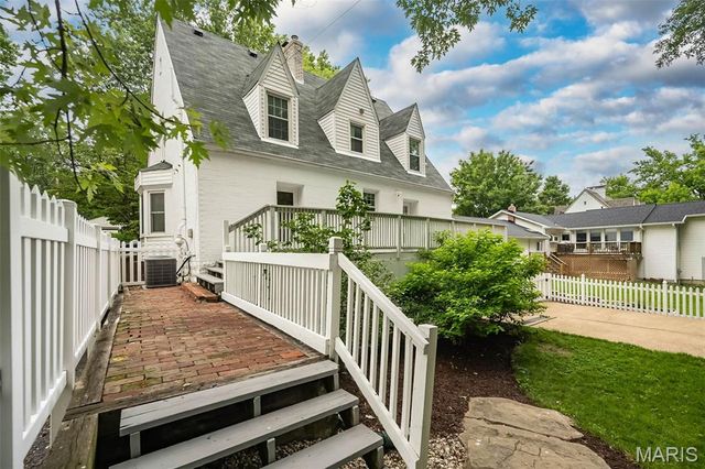 984 N Woodlawn Avenue, Kirkwood, MO 63122