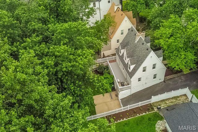 984 N Woodlawn Avenue, Kirkwood, MO 63122