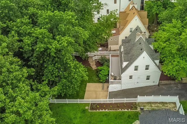 984 N Woodlawn Avenue, Kirkwood, MO 63122