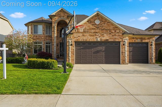 19330 Middle Branch Drive, Macomb Township, MI 48044