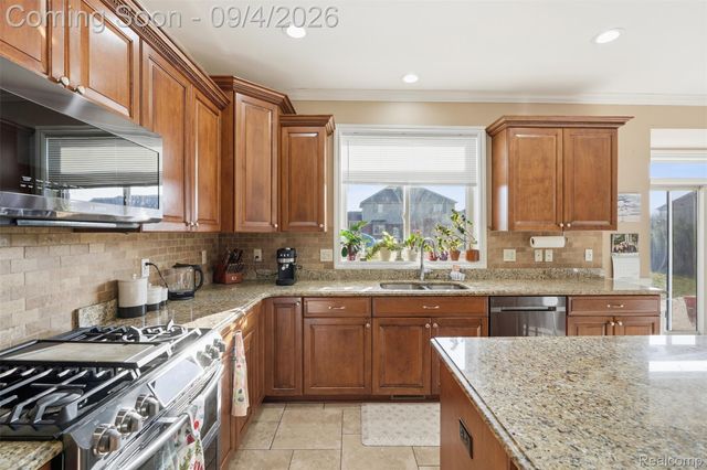 19330 Middle Branch Drive, Macomb Township, MI 48044