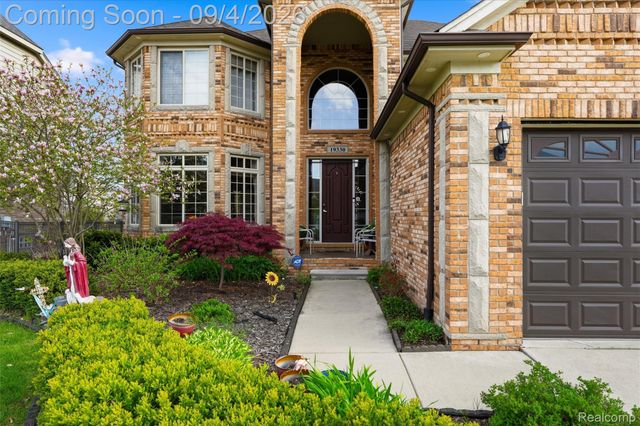 19330 Middle Branch Drive, Macomb Township, MI 48044