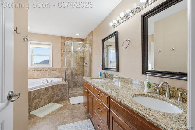 19330 Middle Branch Drive, Macomb Township, MI 48044