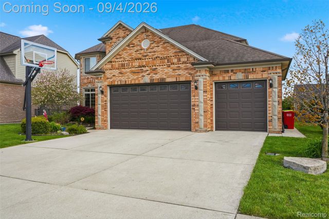 19330 Middle Branch Drive, Macomb Township, MI 48044