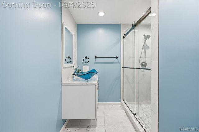 19330 Middle Branch Drive, Macomb Township, MI 48044