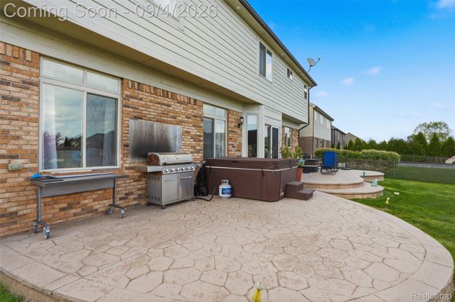 19330 Middle Branch Drive, Macomb Township, MI 48044