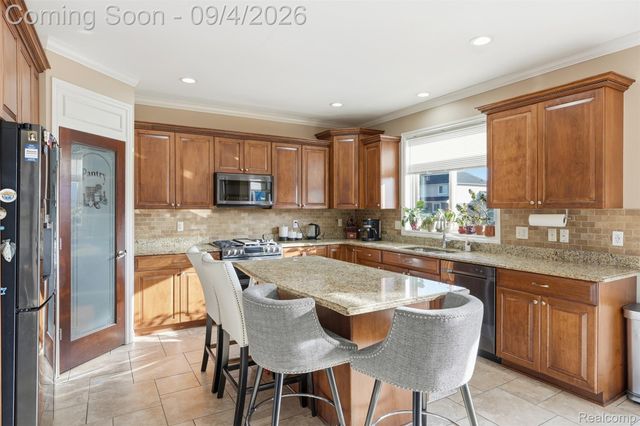 19330 Middle Branch Drive, Macomb Township, MI 48044