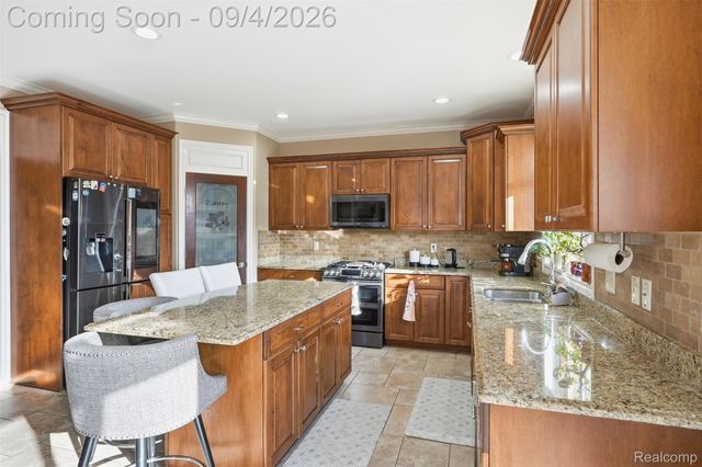 19330 Middle Branch Drive, Macomb Township, MI 48044