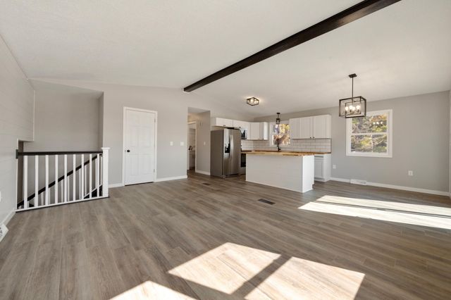 534 195th Lane NW, Cedar, MN 55011