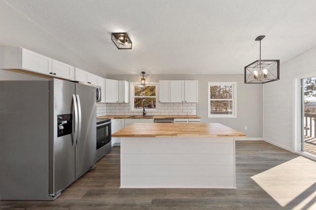 534 195th Lane NW, Cedar, MN 55011