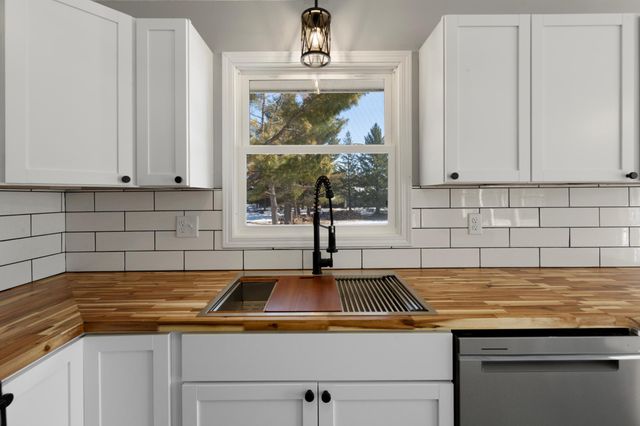 534 195th Lane NW, Cedar, MN 55011