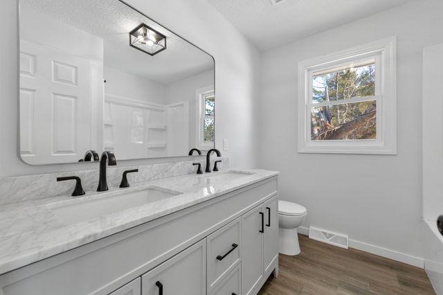 534 195th Lane NW, Cedar, MN 55011