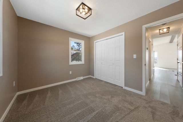 534 195th Lane NW, Cedar, MN 55011