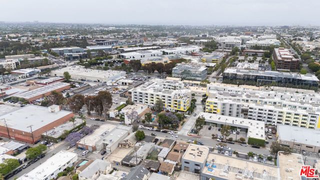1637 Stanford Street, Santa Monica, CA 90404