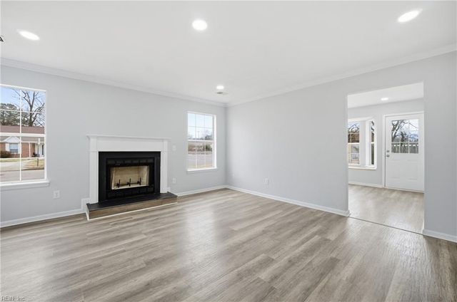 1 Holly Hill CT, Portsmouth, VA 23702