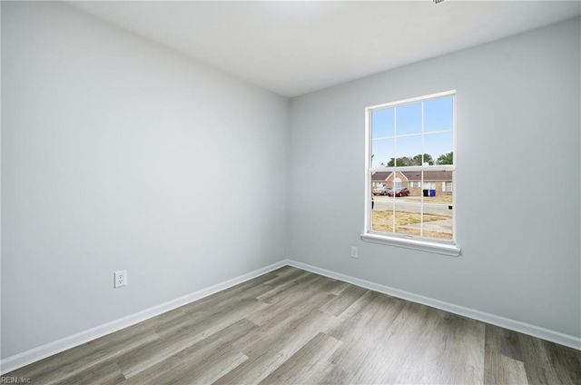 1 Holly Hill CT, Portsmouth, VA 23702