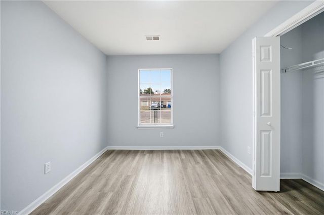 1 Holly Hill CT, Portsmouth, VA 23702