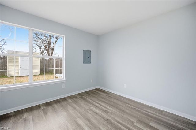 1 Holly Hill CT, Portsmouth, VA 23702