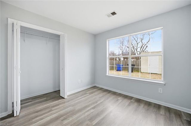 1 Holly Hill CT, Portsmouth, VA 23702